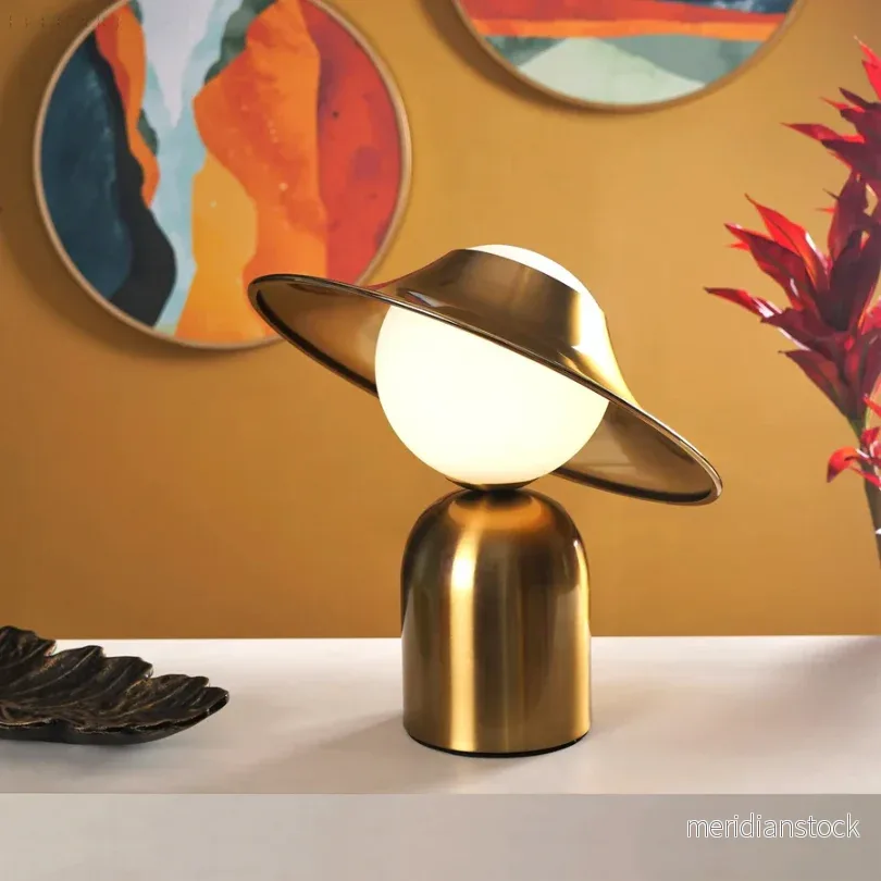 Lyxig metallbordslampa – GoldAura