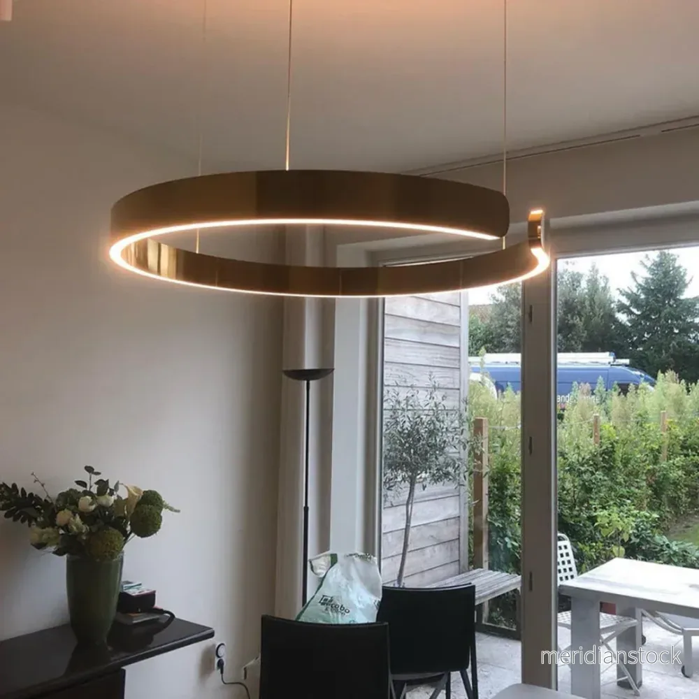 Modern LED hängande lampa – Dimbar, hållbar & stilren – Cirkulärt design för matsal, vardagsrum & kontor Modern LED hängande lampa – Dimbar, hållbar & stilren – Cirkulärt design för matsal, vardagsrum & kontor