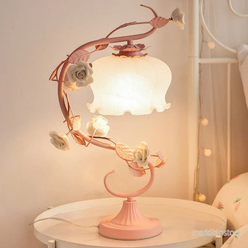 Charmig rosabelyst lampa - Rosa