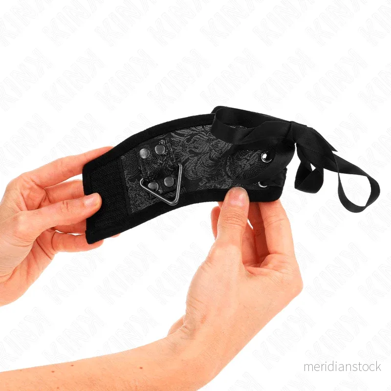 KINK - SCANDAL WRIST RESTRAINTS BLACK LACE DETAILS 24.5 CM X 6.5 CM - Bild 3