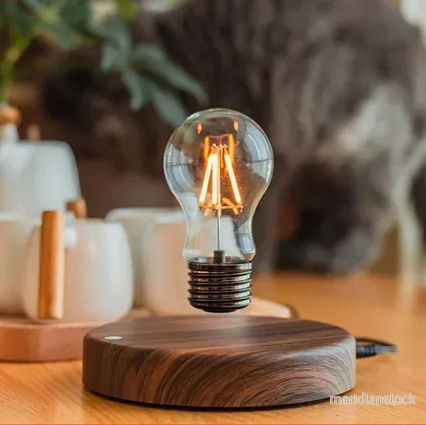 Sväva glödlampa med valnötsträbas – LevitaLux Sväva glödlampa med valnötsträbas – LevitaLux