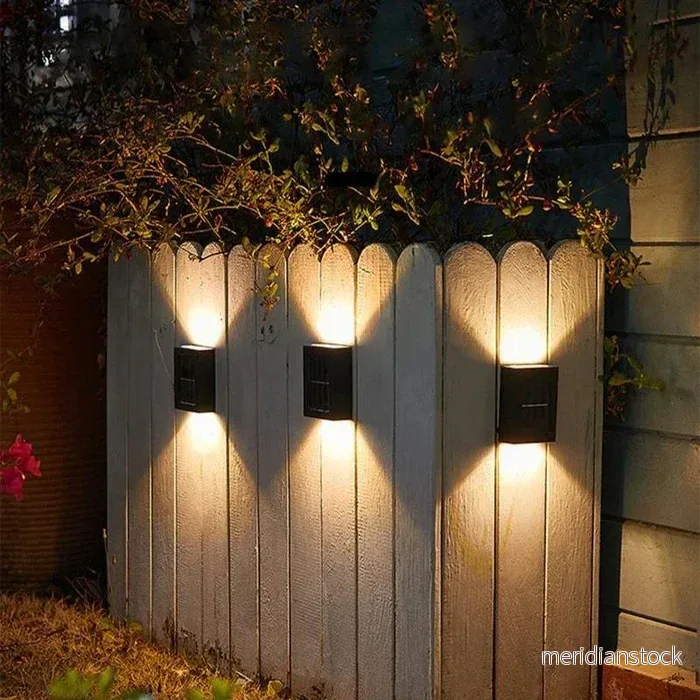 Modern och Trendig Trädgårds-Vägglampa - EcoShine