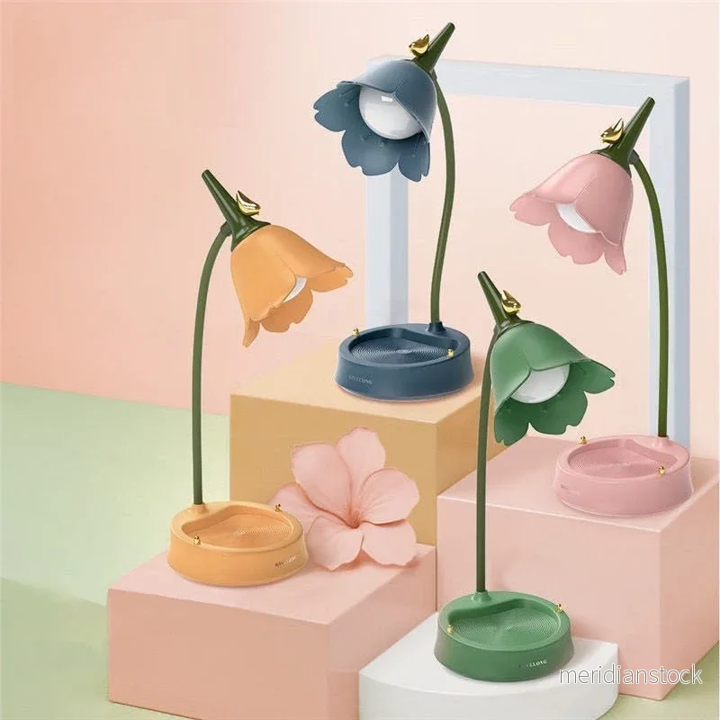 Blomformad bordslampa – LumaPetal Blomformad bordslampa – LumaPetal