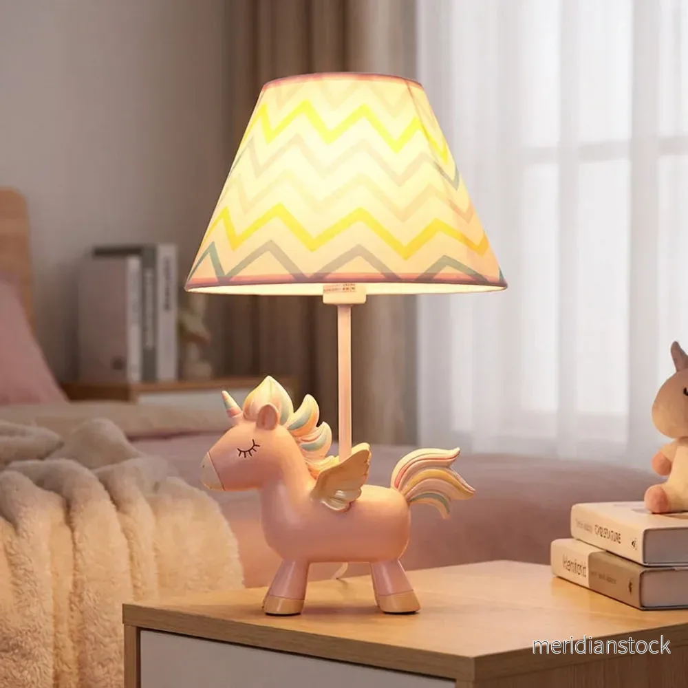 Lekfull enhörningsbordslampa – Lumicorn Lekfull enhörningsbordslampa – Lumicorn