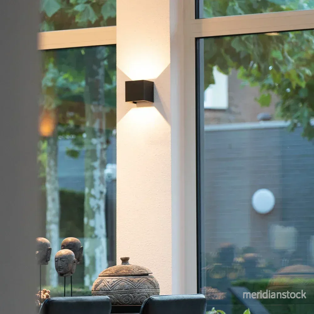 Stilren LED-kubusformad vägglampa – LumiCube - Bild 3