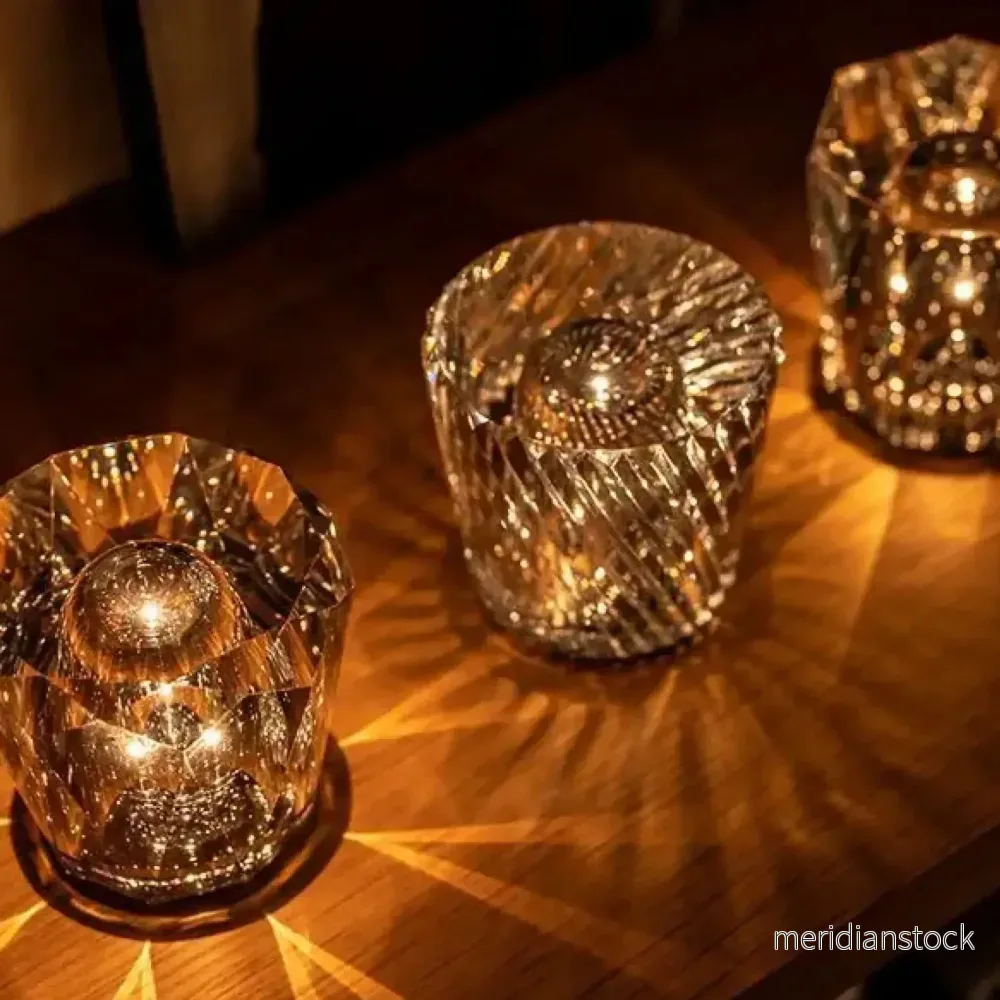 Lyxig uppladdningsbar diamant-kristall-bordslampa – Lumière Diamant Lyxig uppladdningsbar diamant-kristall-bordslampa – Lumière Diamant