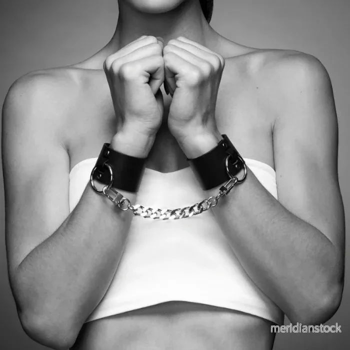 BIJOUX INDISCRETS MAZE - WIDE CUFFS BLACK