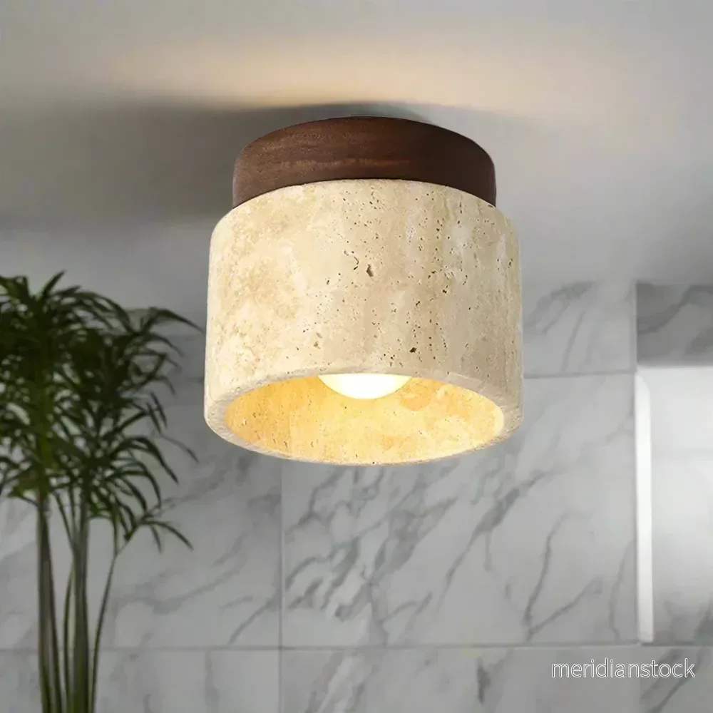 Taklampa i sten och trä – japandi plafond med spotlight