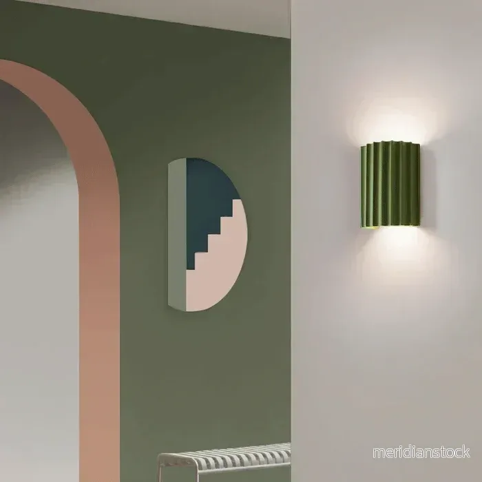 LuxaLicht - Stilrena vägglampor i konstharts. - Bild 2