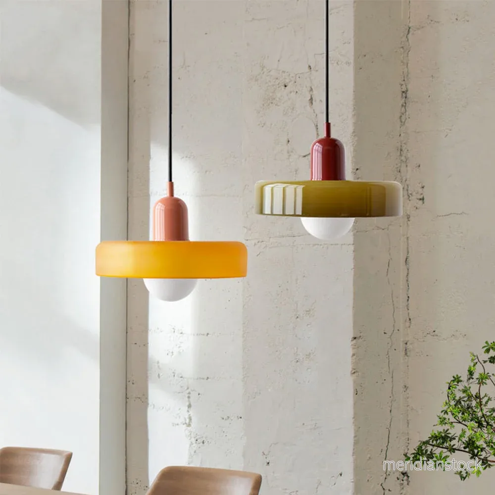 Färgglad pendellampa i Bauhausstil – StiloGlas Färgglad pendellampa i Bauhausstil – StiloGlas