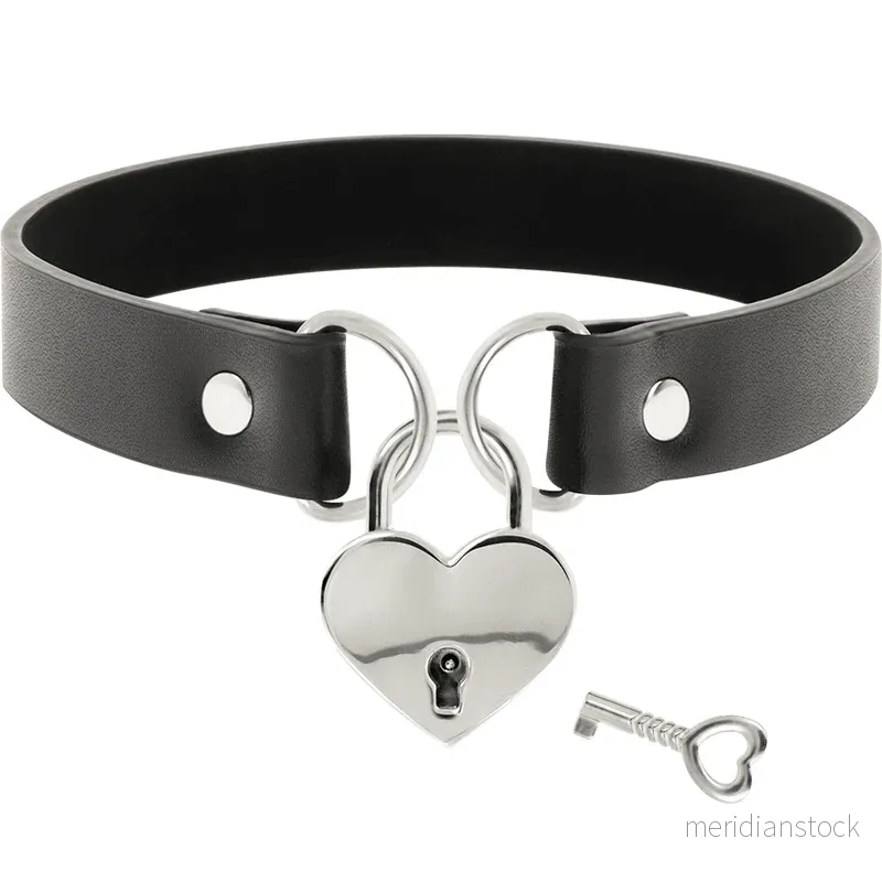 COQUETTE CHIC DESIRE - VEGAN LEATHER NECKLACE WITH HEART ACCESSORY WITH KEY - Bild 2