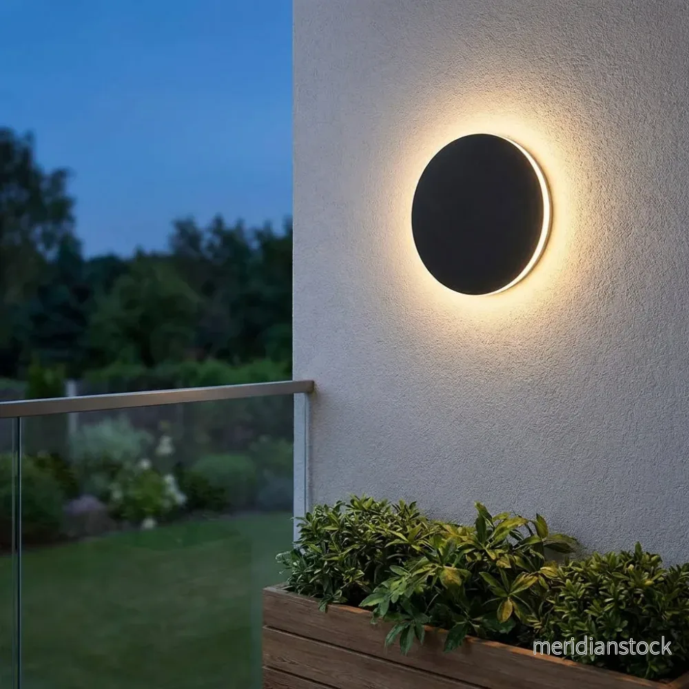 Modern rund vägglampa - Solunex