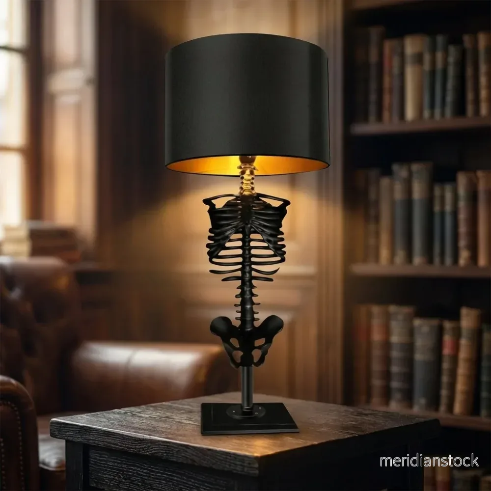 Iögonfallande gotisk accentlampa – Skelevan