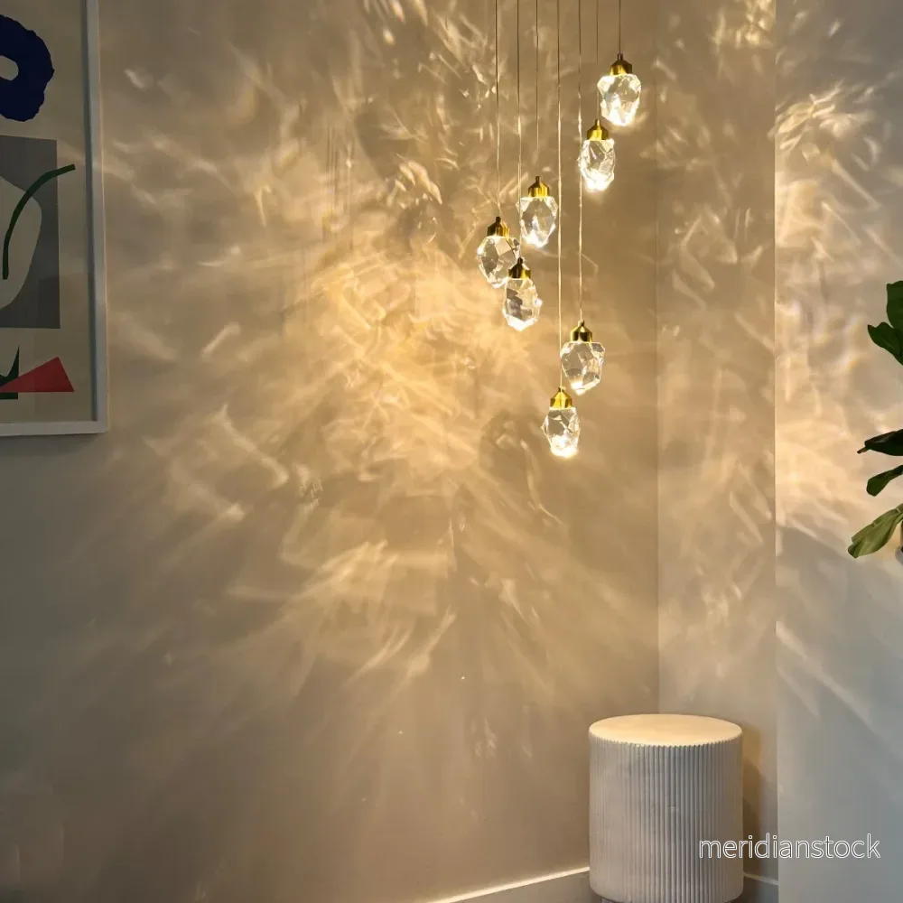 Ljuskrona i kristall – lyxig spiralformad pendellampa i nordisk stil - Bild 3