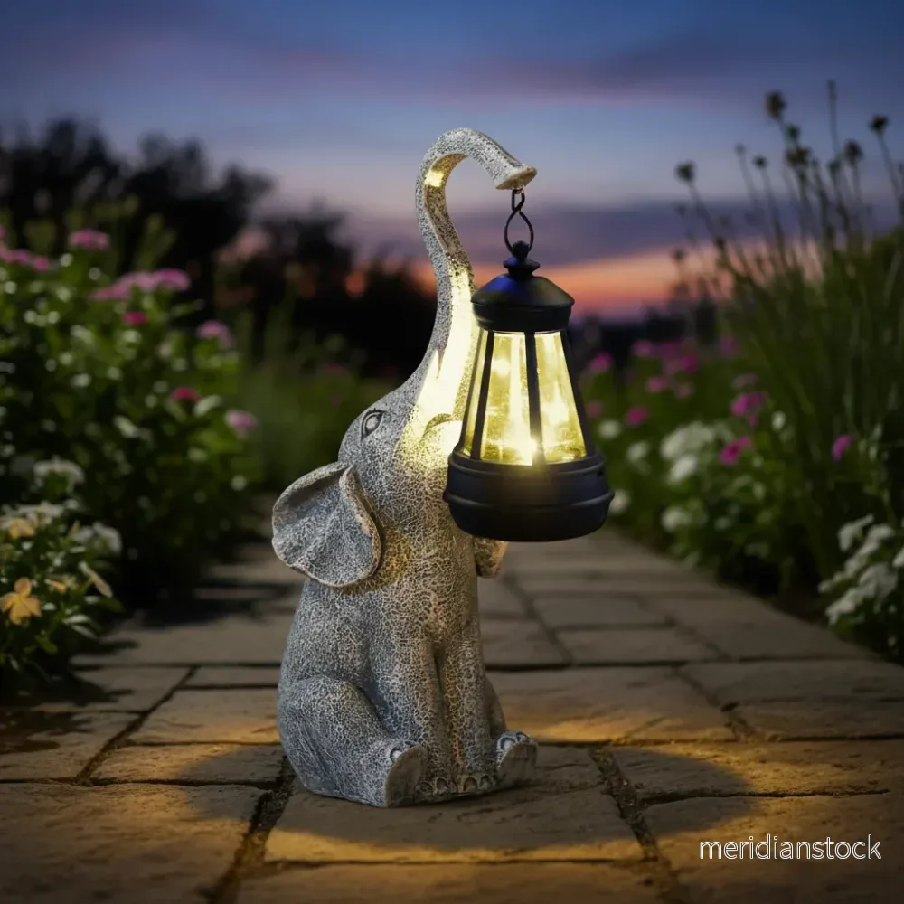 Fristående utomhuslampa i djurdesign - Glowphant