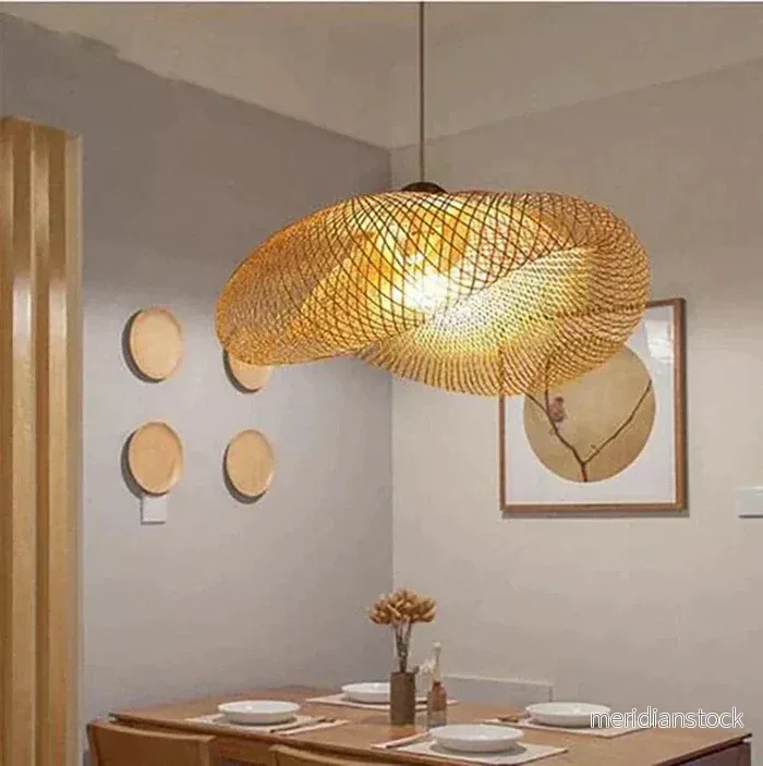 Trendig hängande lampa i rotting - NaturGlow