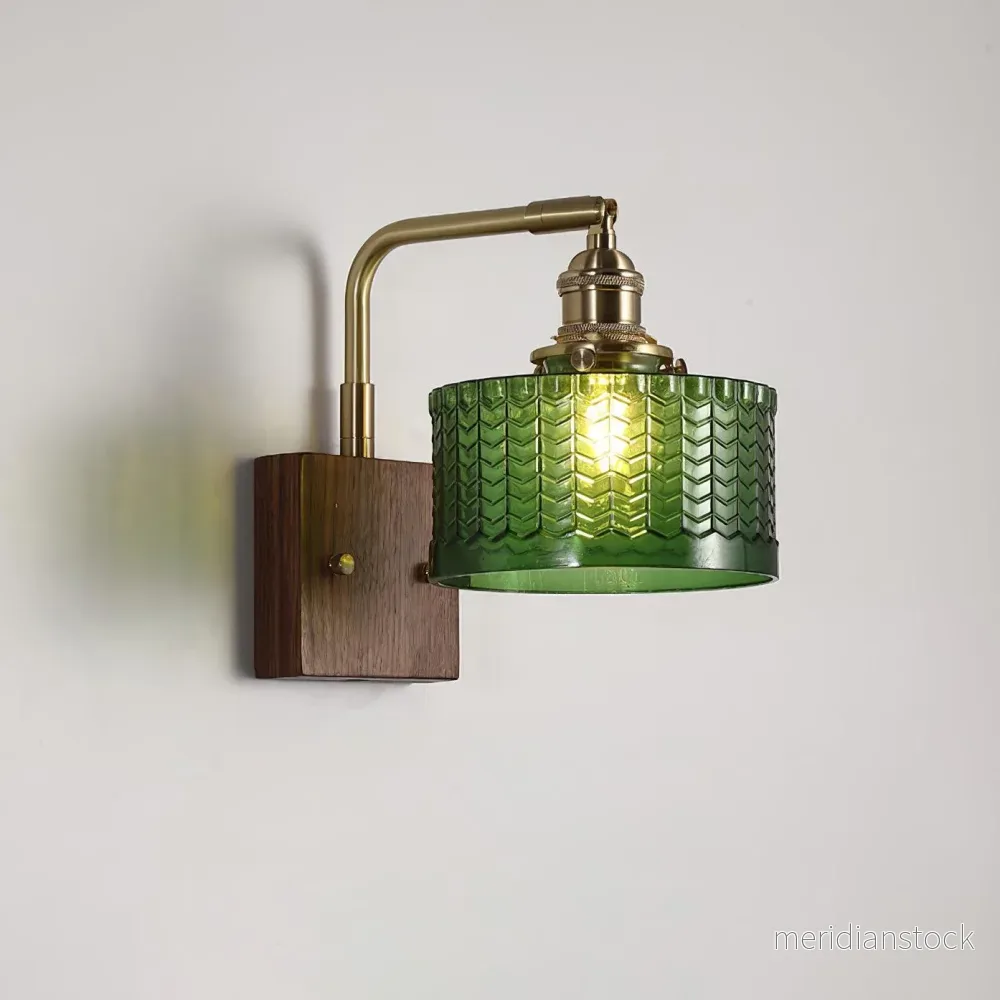 Vägglampa i grönt glas – rustik design med träbas Vägglampa i grönt glas – rustik design med träbas