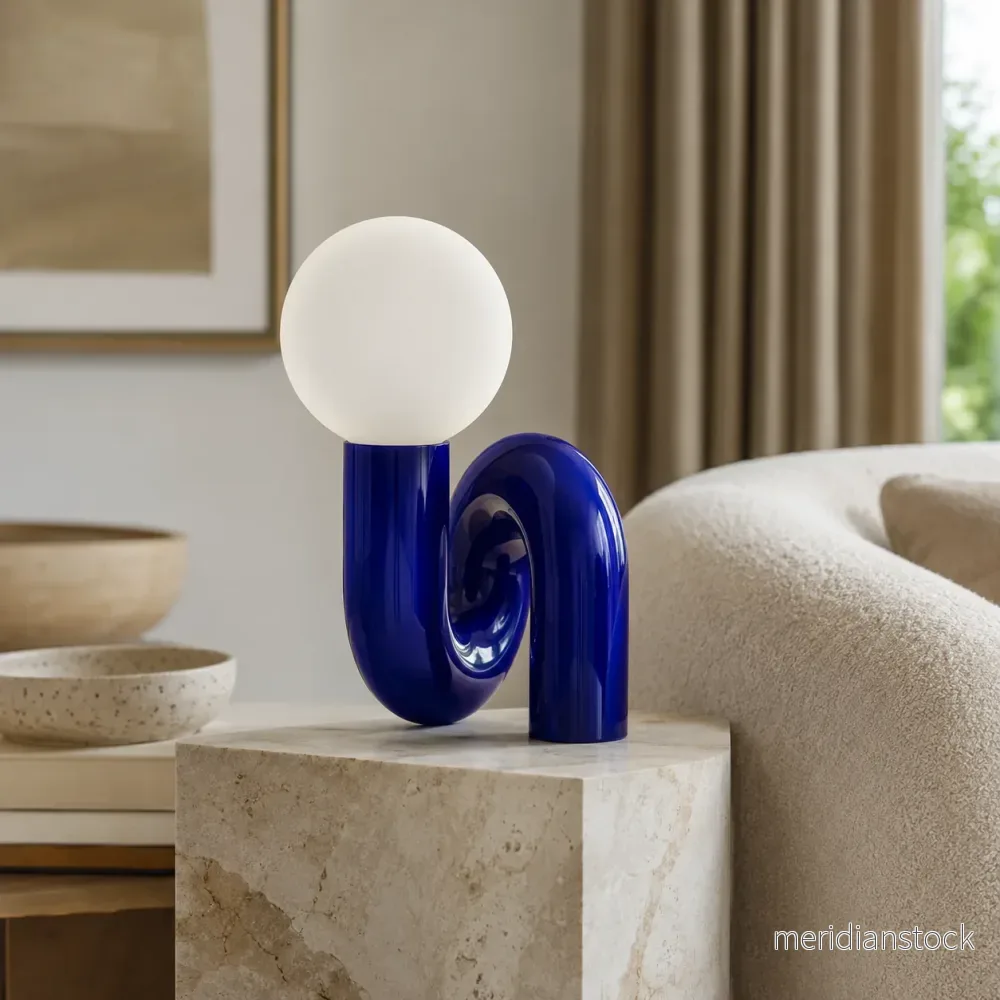 Bordslampa skulptural – nordisk LED med tvinnad glaskula - Bild 3