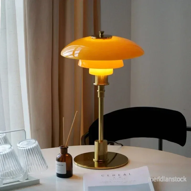 Bordslampa i glas – minimalistisk nordisk LED-lampa Bordslampa i glas – minimalistisk nordisk LED-lampa