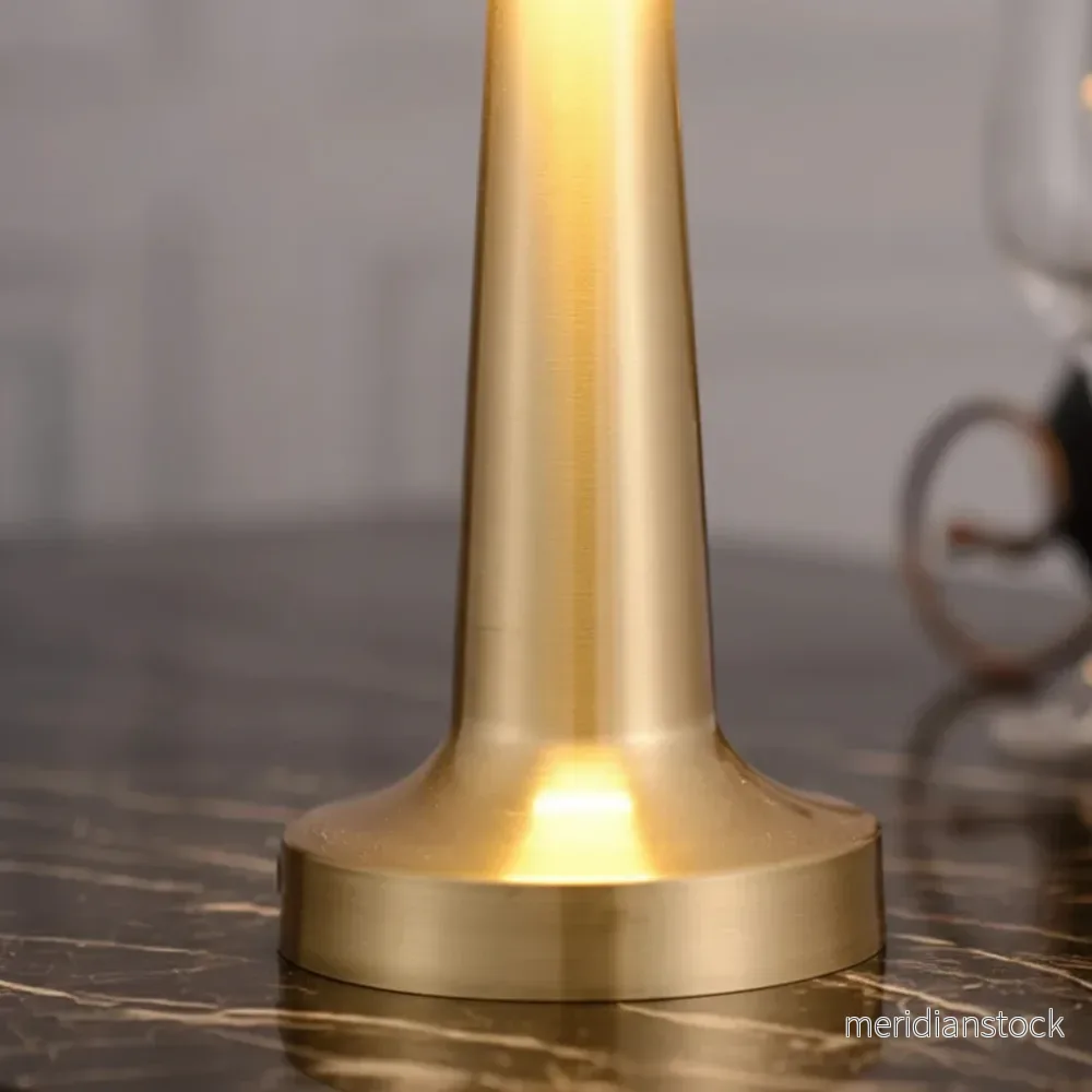 Modern bordslampa i metall - Stilight - Bild 3
