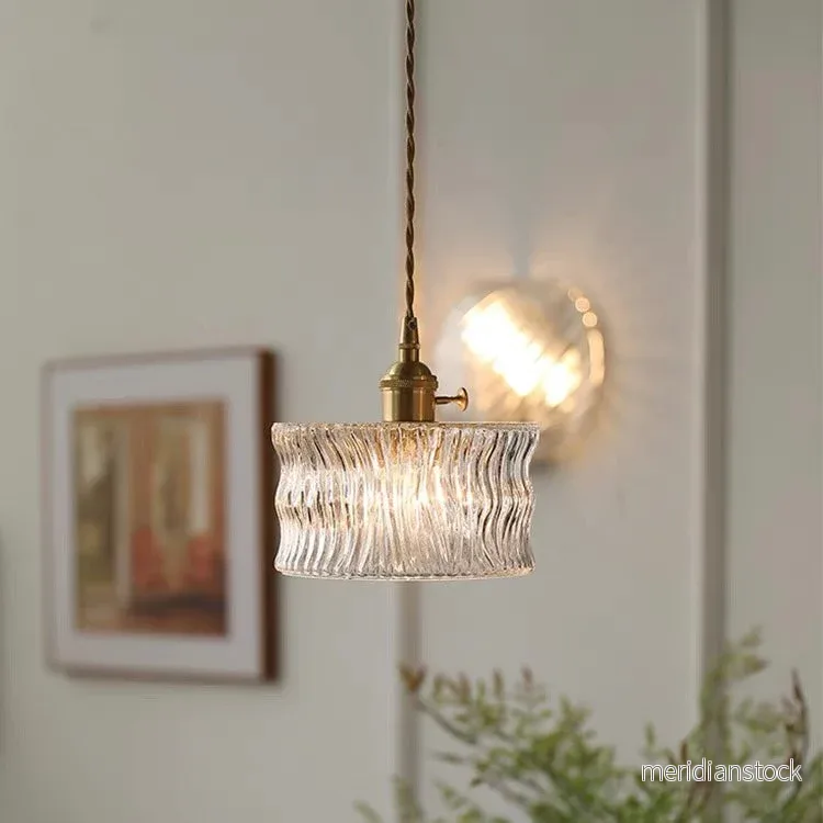 Pendellampa med glasskärm – slimmad modern design Pendellampa med glasskärm – slimmad modern design