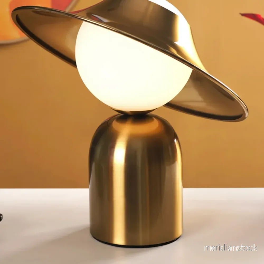 Bordslampa i guldmetall - Gildora - Bild 3