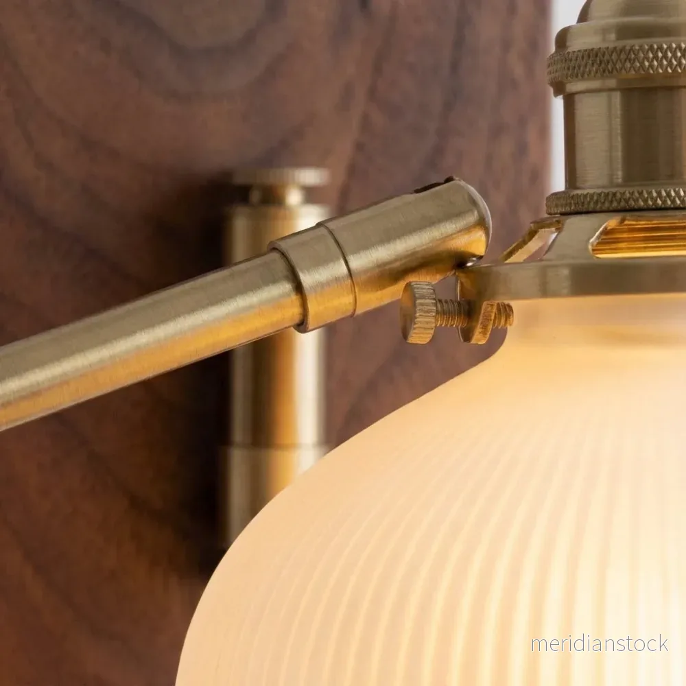 Justerbar vägglampa med svängarm – Brillora - Bild 3