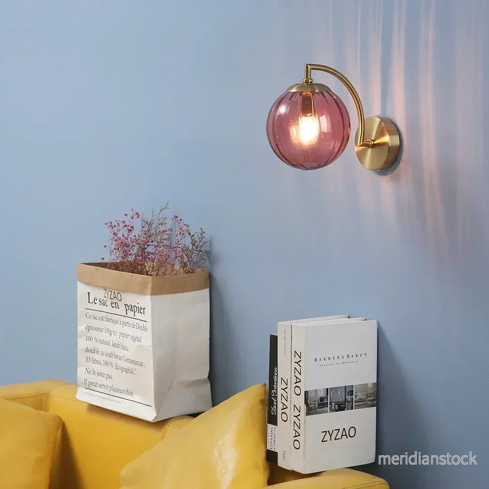 Lyxig modern vägglampa i glas – CrystalGlow