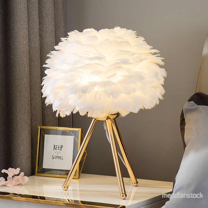 Dimbar bordslampa med lyxiga fjädrar – Pluma Dimbar bordslampa med lyxiga fjädrar – Pluma