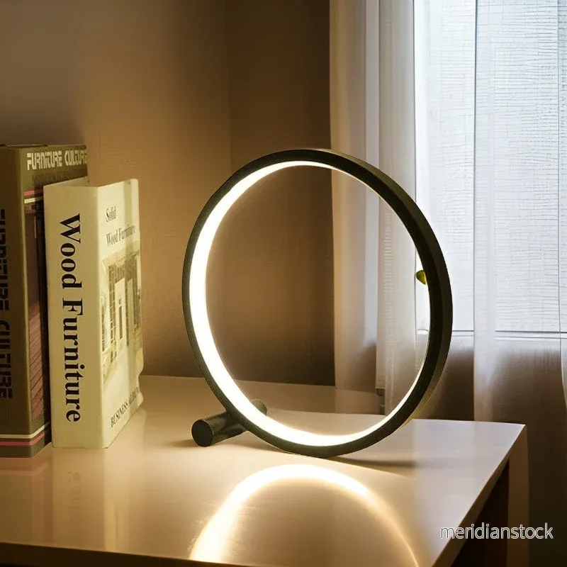 Minimalistisk dimbar bordlampa - EclipseAura lampa