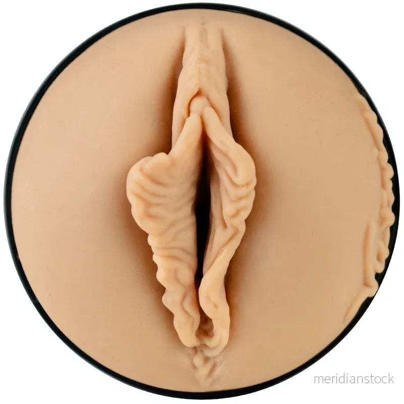 KIIROO - FEEL VICTORIA JUNE STROKER