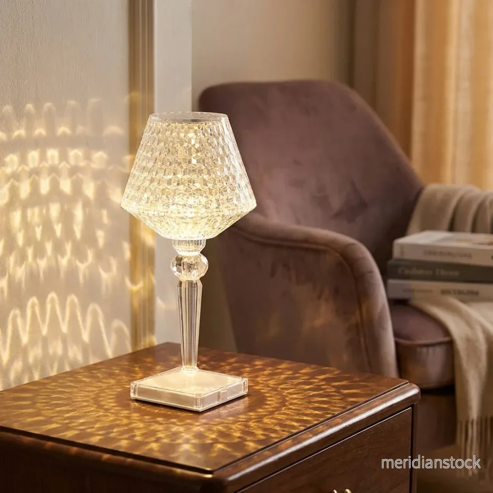 Uppladdningsbar bordslampa i kristallutseende – Crystalor Uppladdningsbar bordslampa i kristallutseende – Crystalor