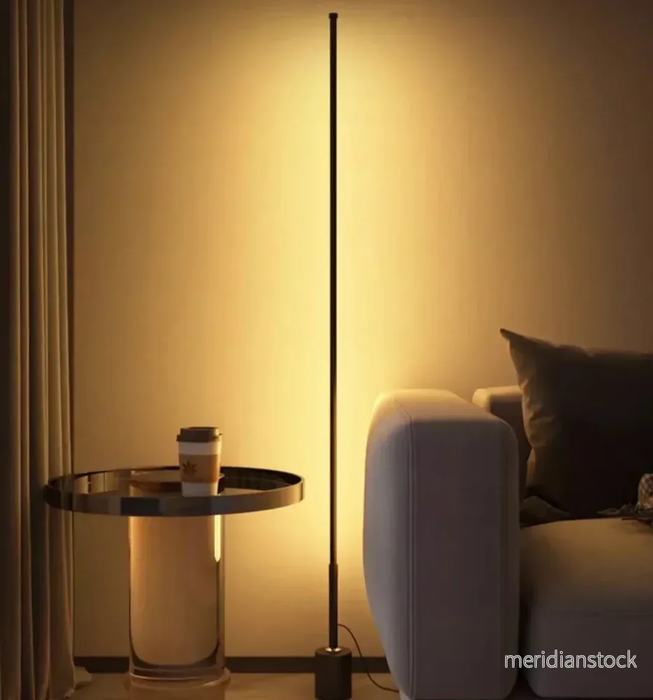 Golvlampa LED Dexter – dimbar modern golvlampa i svart eller vit Golvlampa LED Dexter – dimbar modern golvlampa i svart eller vit