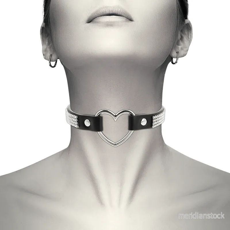 COQUETTE CHIC DESIRE - VEGAN LEATHER CHOKER WITH HEART - Bild 2
