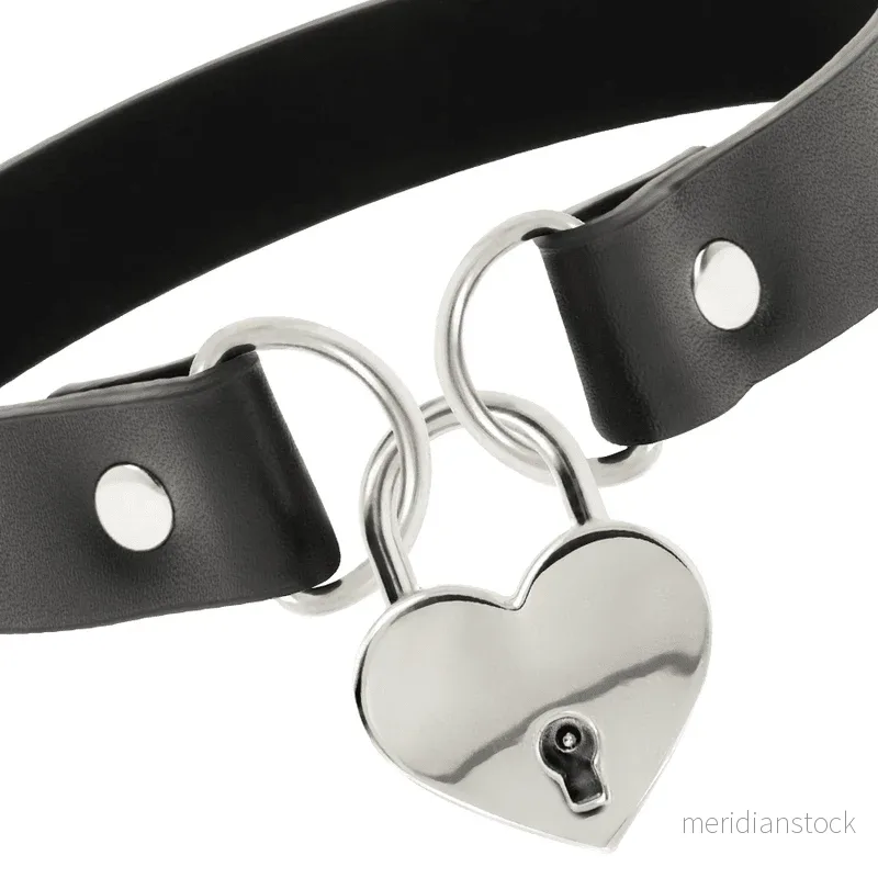 COQUETTE CHIC DESIRE - VEGAN LEATHER NECKLACE WITH HEART ACCESSORY WITH KEY - Bild 3