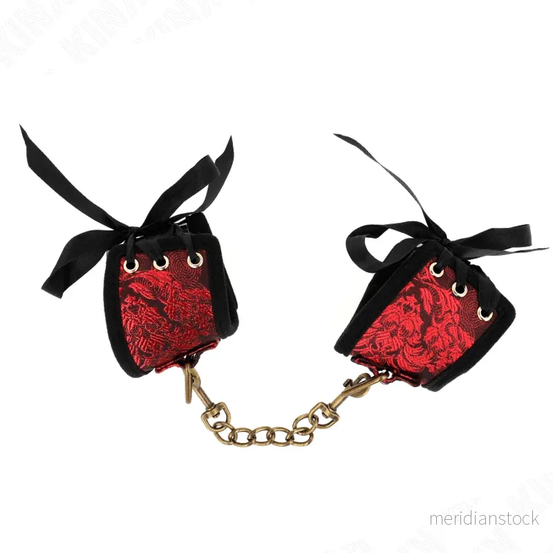 KINK - SCANDAL WRIST RESTRAINTS RED-BLACK LACE DETAILS 24.5 CM X 6.5 CM - Bild 2