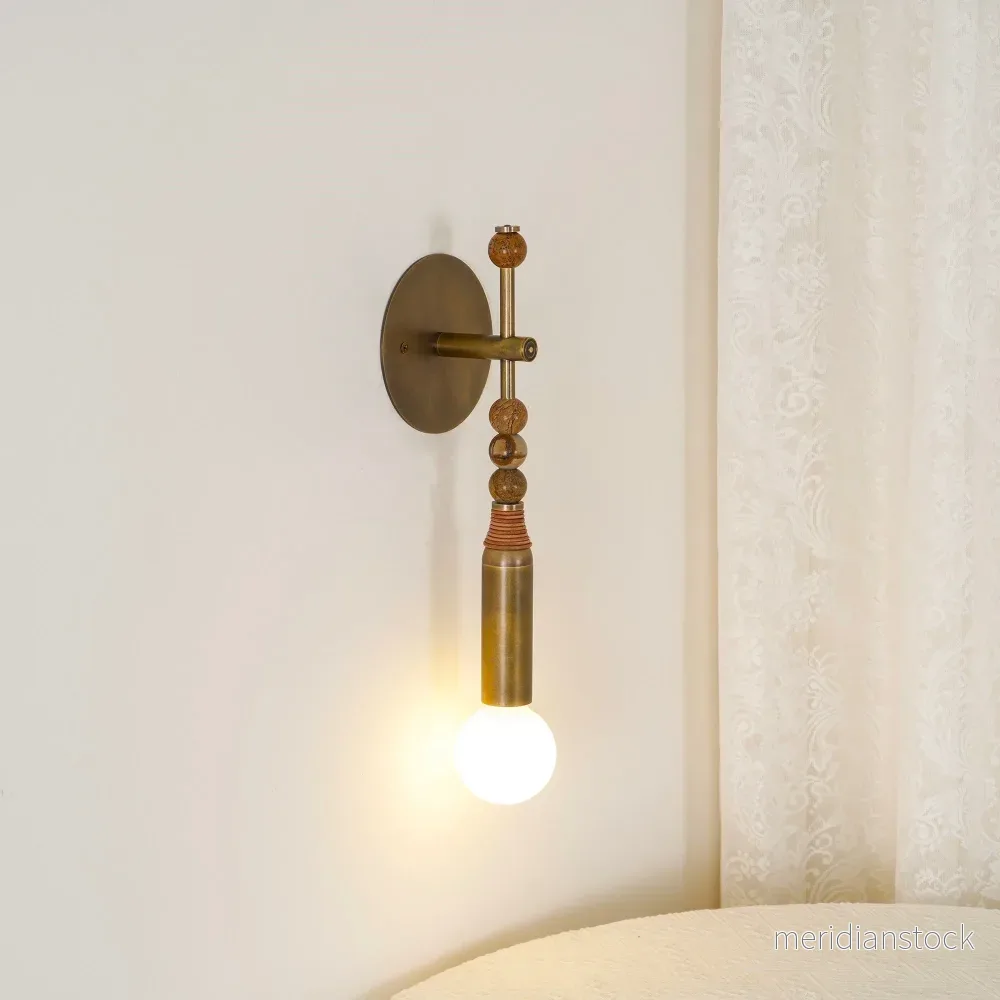 Vägglampa i marmor och mässing – Persepolisinspirerad design - Bild 3