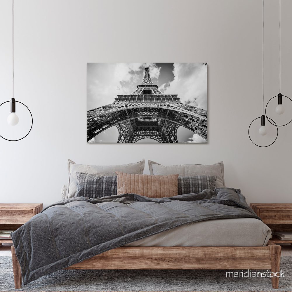 TIMELESS EIFFEL PERSPECTIVE Horizontal Canvas Print