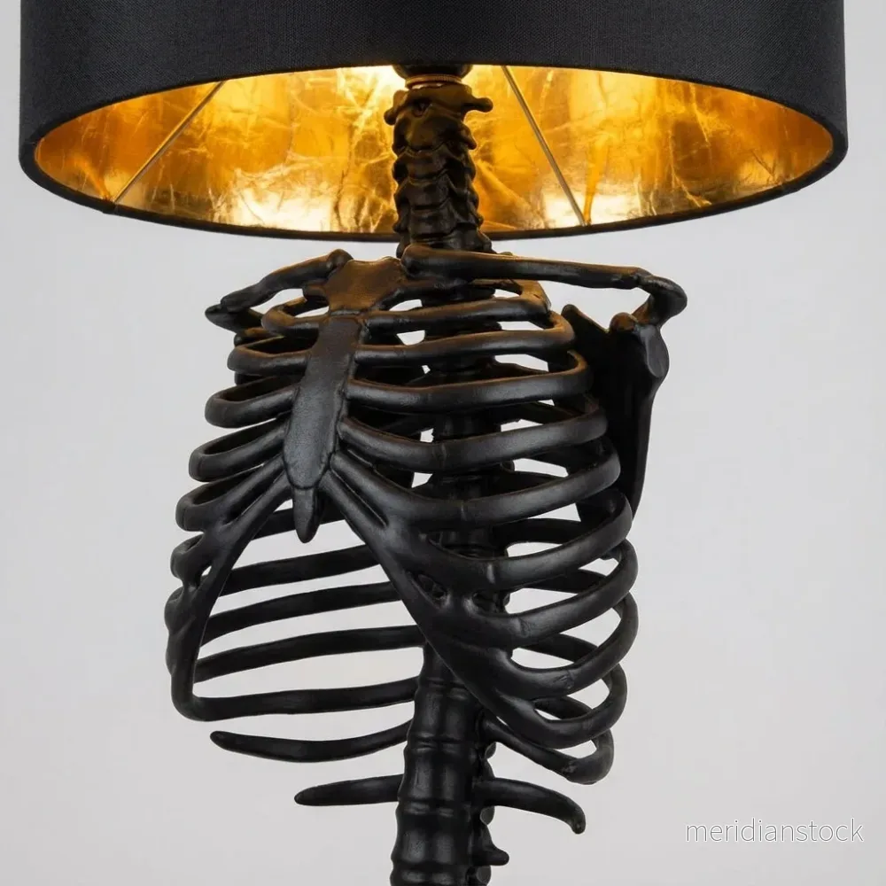 Iögonfallande gotisk accentlampa – Skelevan - Bild 3