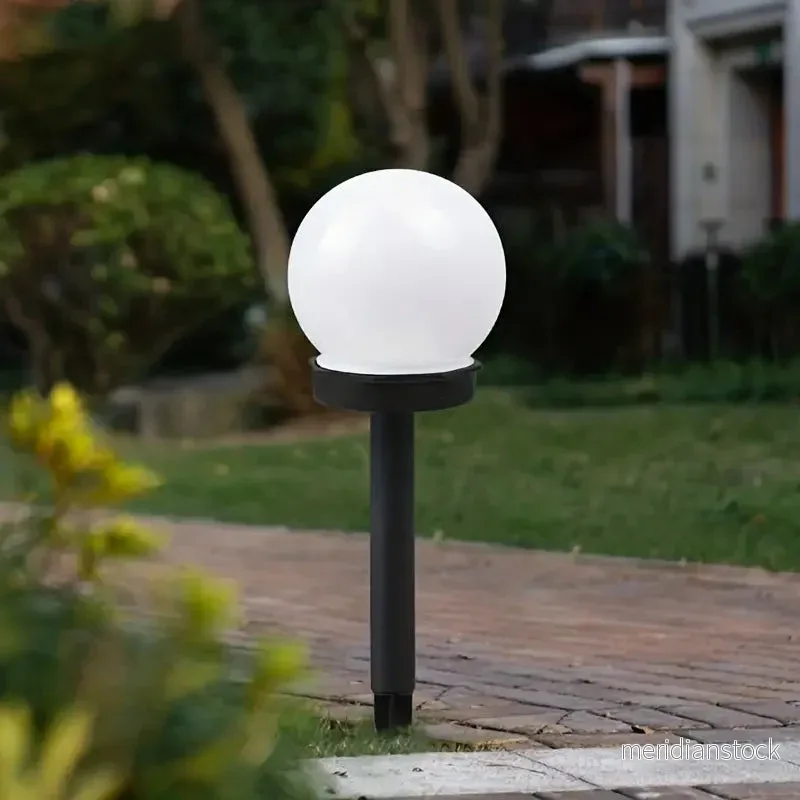 Solarlampa för trädgården med modern design – Solara Solarlampa för trädgården med modern design – Solara