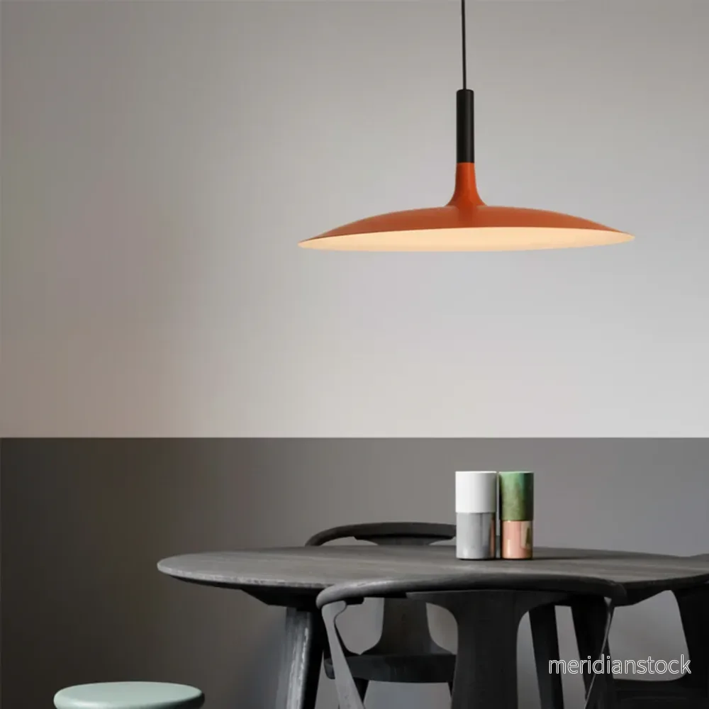 Minimalistisk LED taklampa – Nordlyte Minimalistisk LED taklampa – Nordlyte