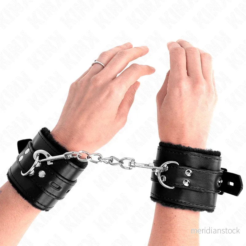 KINK - FUR LINED WRIST RESTRAINTS WITH SQUARE HOLES BLACK AND BLACK BELT ADJUSTABLE 17-29 CM X 6 CM - Bild 3