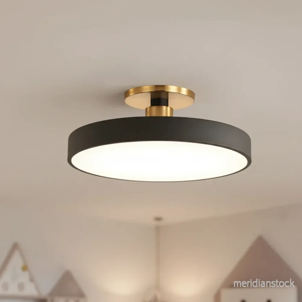 Halvinfälld LED-taklampa – Helligon Halvinfälld LED-taklampa – Helligon